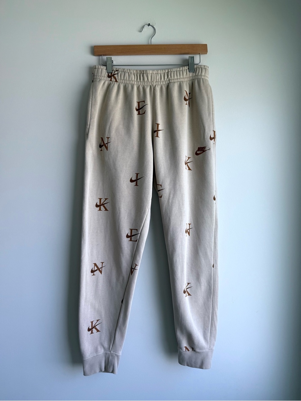 Nike Monogram All Over Print Fleece Sweatpants Beige Joggers Medium